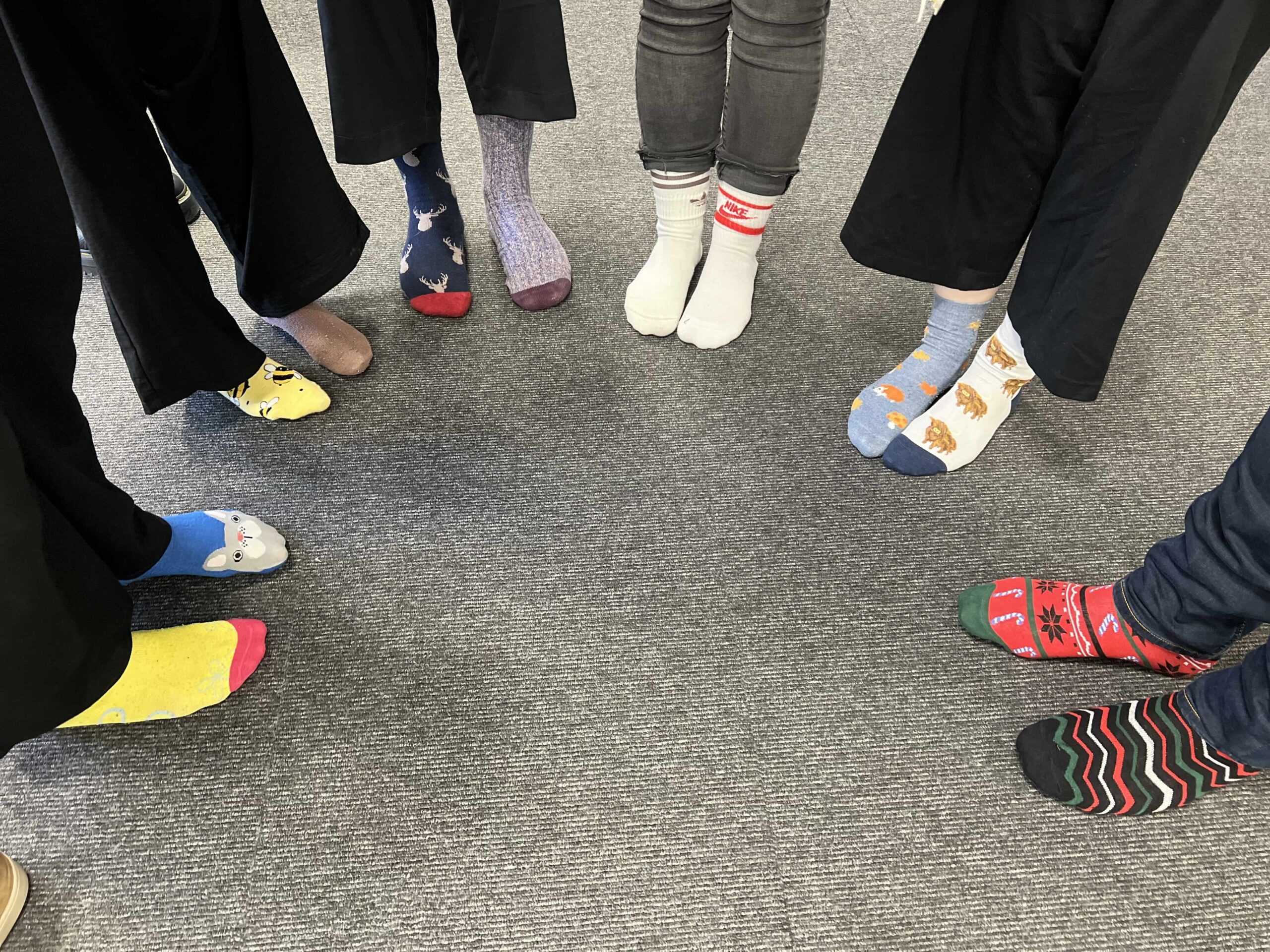 180741000018005187_zc_v1_1764848761491_odd_socks_2